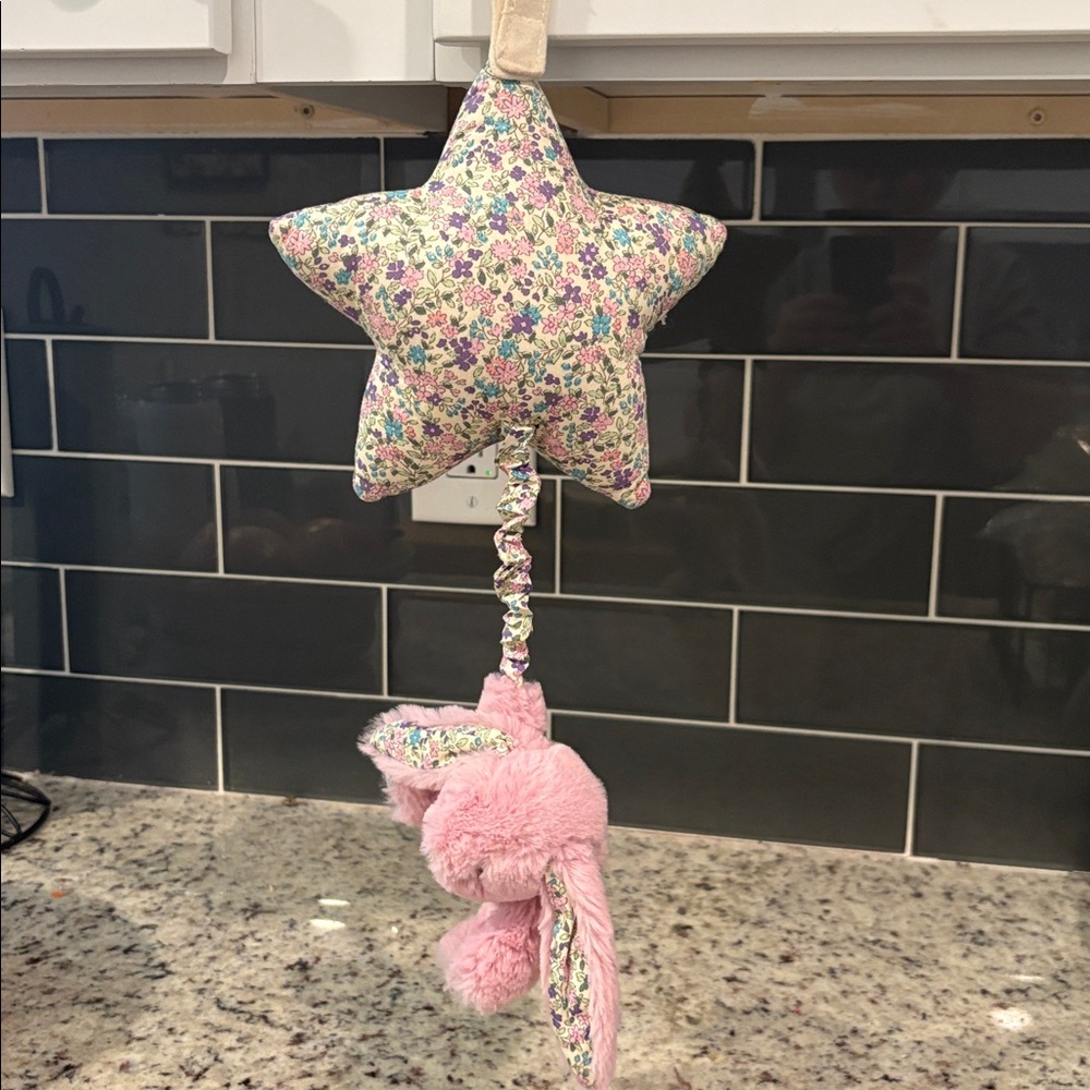 Jellycat Blossom Tulip Bunny Rabbit Pink Musical Star Pull Soft Plush Toy - Picture 3 of 7